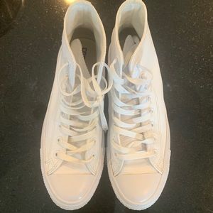 Worn but in good shape Converse